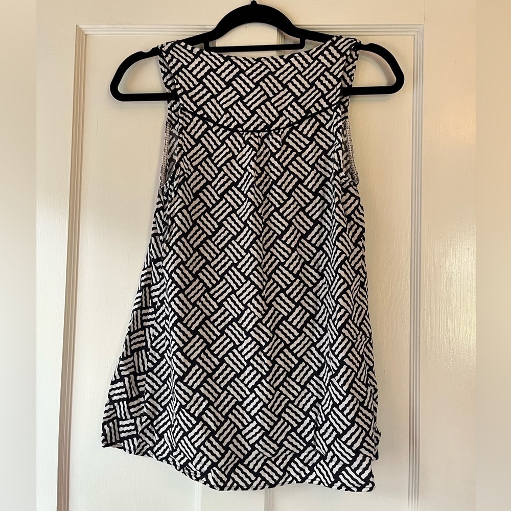 Maeve Sleeveless Navy and White Patterned Top Size 2 - Picture 2 of 5